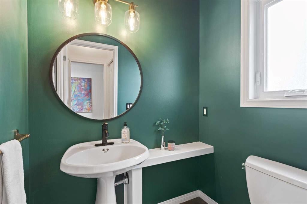 124 38A Avenue Sw, Calgary, AB