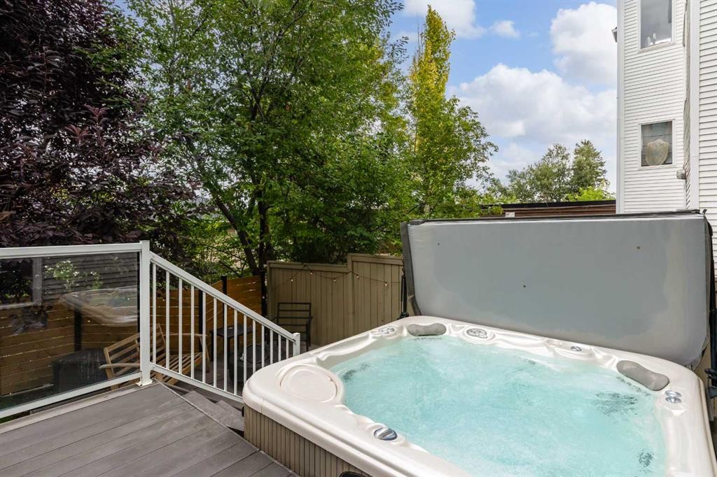 124 38A Avenue Sw, Calgary, AB