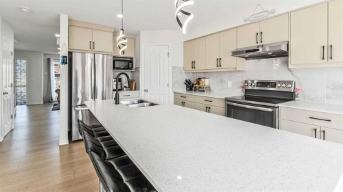 184 Saddlecrest Place Ne, Calgary, AB 