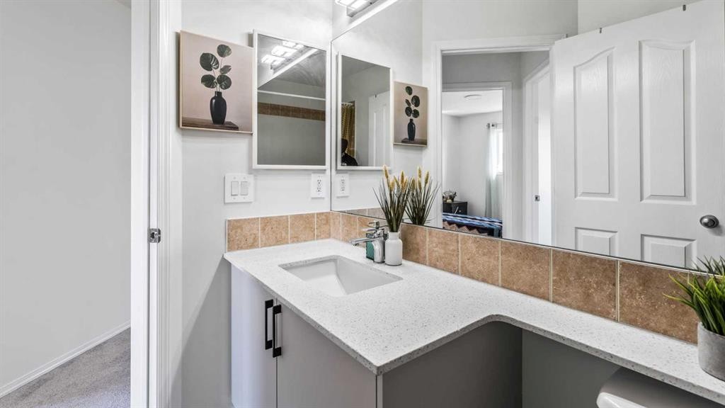 184 Saddlecrest Place Ne, Calgary, AB