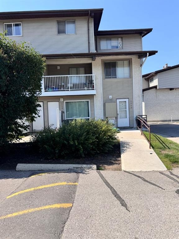 1111-200 Brookpark Drive Sw, Calgary, AB - Outdoor
