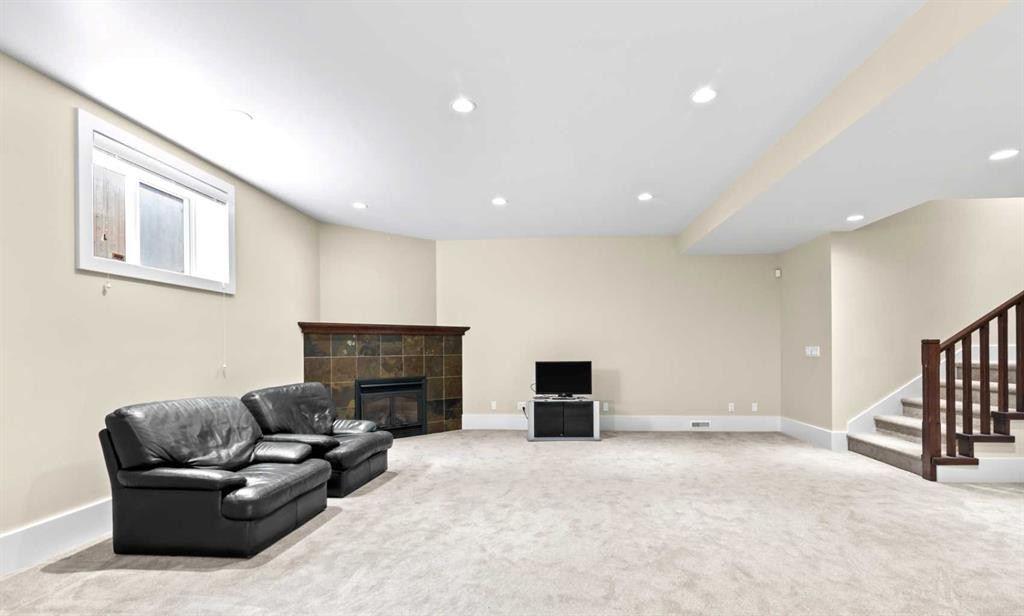 1428 2A Street Nw, Calgary, AB - Indoor With Fireplace