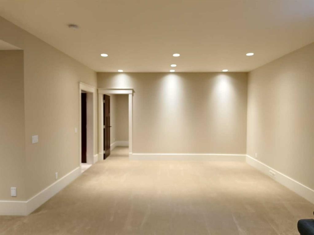1428 2A Street Nw, Calgary, AB - Indoor Photo Showing Other Room