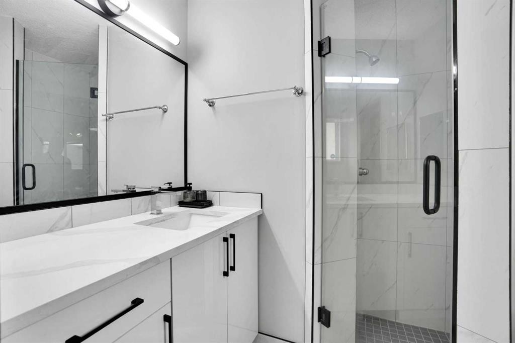28 Martinridge Road Ne, Calgary, AB - Indoor Photo Showing Bathroom