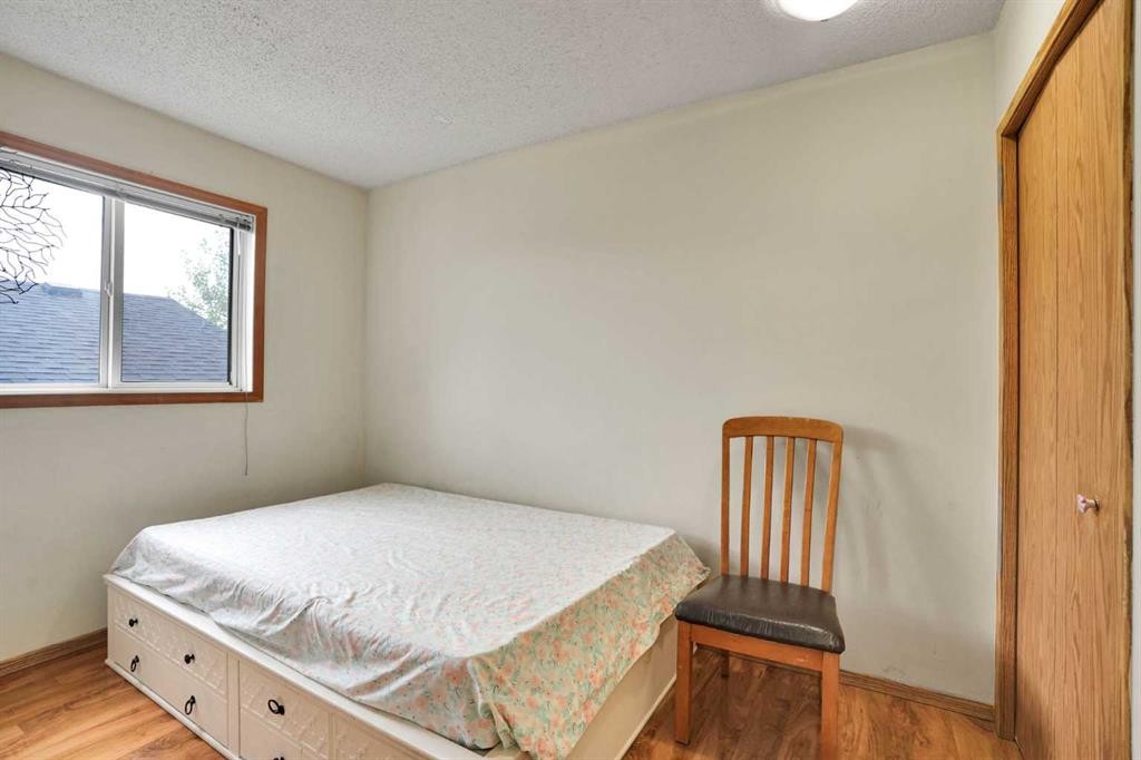 28 Martinridge Road Ne, Calgary, AB - Indoor Photo Showing Bedroom