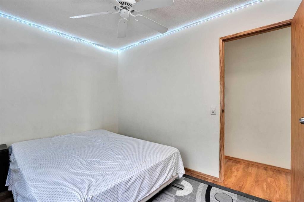 28 Martinridge Road Ne, Calgary, AB - Indoor Photo Showing Bedroom