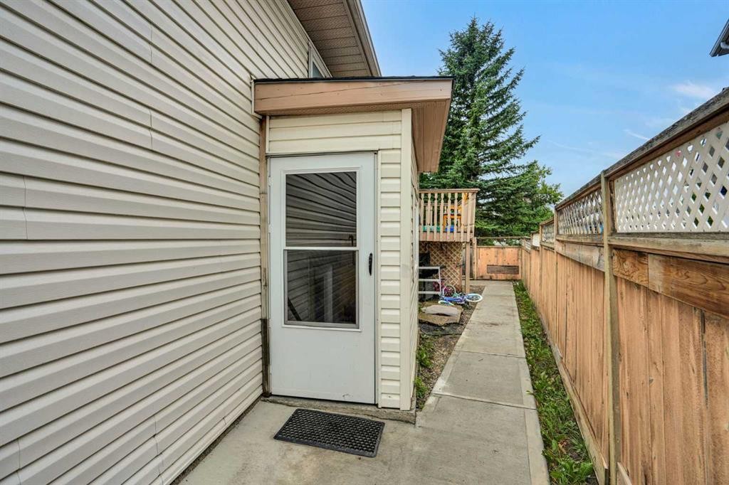 28 Martinridge Road Ne, Calgary, AB - Outdoor With Exterior
