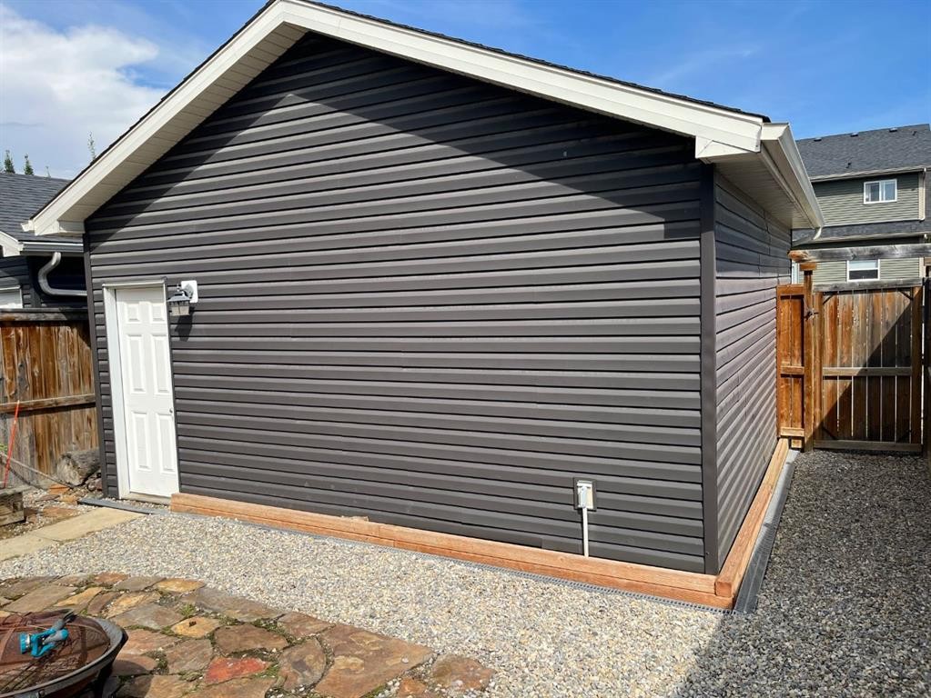 12 Fireside Bend, Cochrane, AB - Outdoor With Exterior