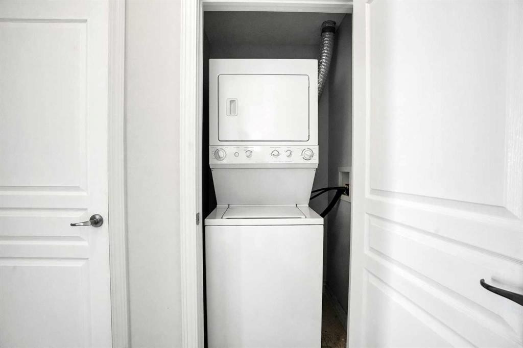 5-148 Rockyledge View Nw, Calgary, AB - Indoor Photo Showing Laundry Room