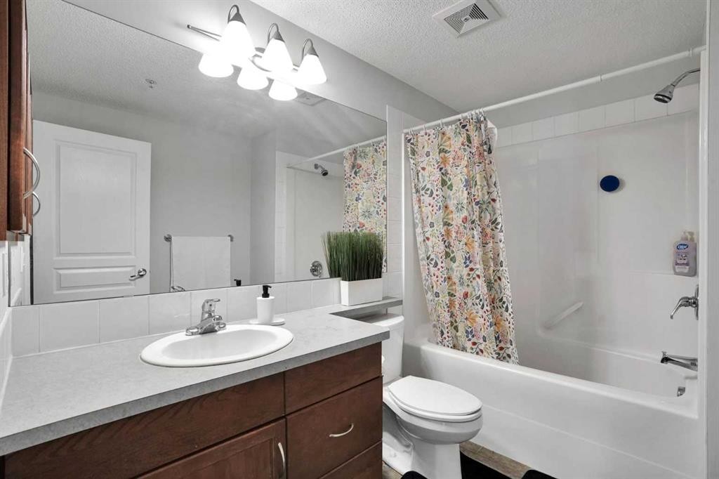 5-148 Rockyledge View Nw, Calgary, AB - Indoor Photo Showing Bathroom