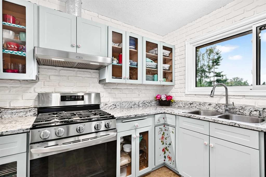 631 Brookpark Drive Sw, Calgary, AB