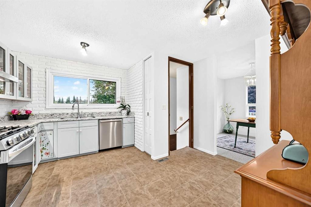 631 Brookpark Drive Sw, Calgary, AB