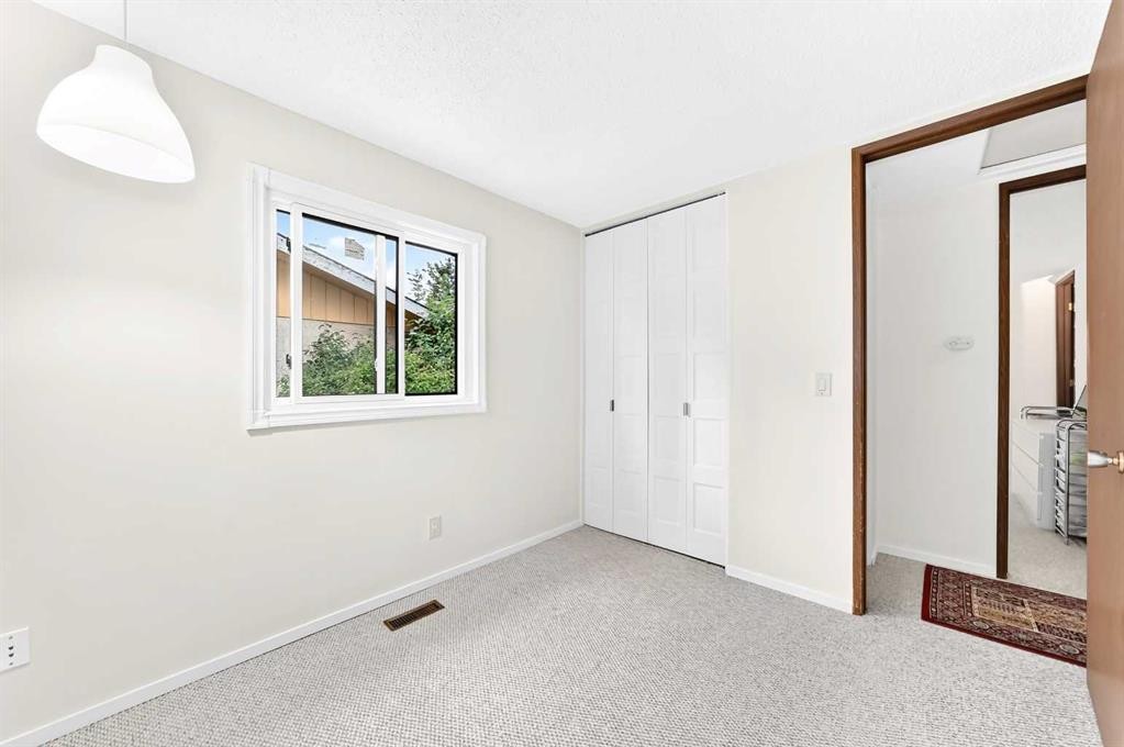 631 Brookpark Drive Sw, Calgary, AB