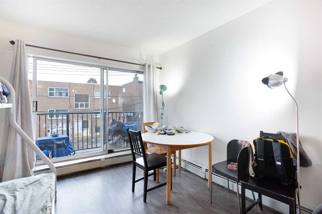 2C-515 17 Avenue Sw, Calgary, AB - Indoor Photo Showing Other Room