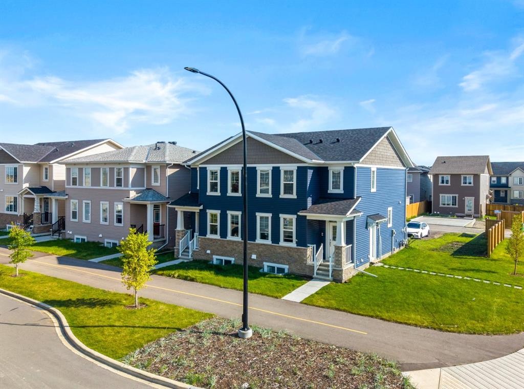 61 Cityline Gate Ne, Calgary, AB - Outdoor With Facade