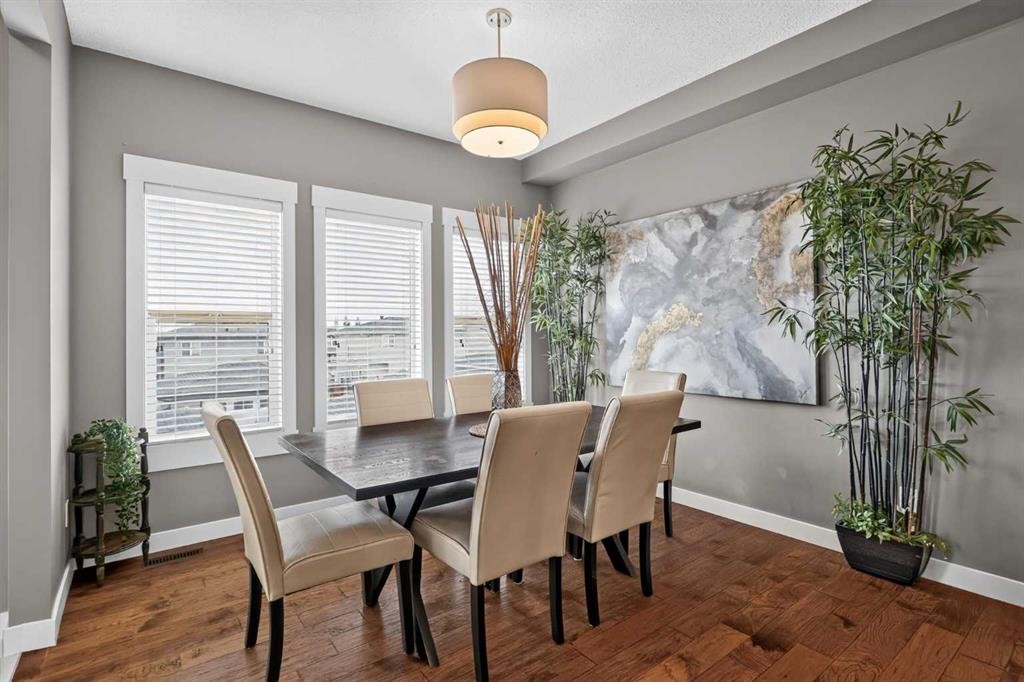 268 Rainbow Falls Green, Chestermere, AB - Indoor Photo Showing Dining Room