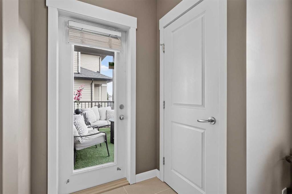 268 Rainbow Falls Green, Chestermere, AB - Indoor Photo Showing Other Room