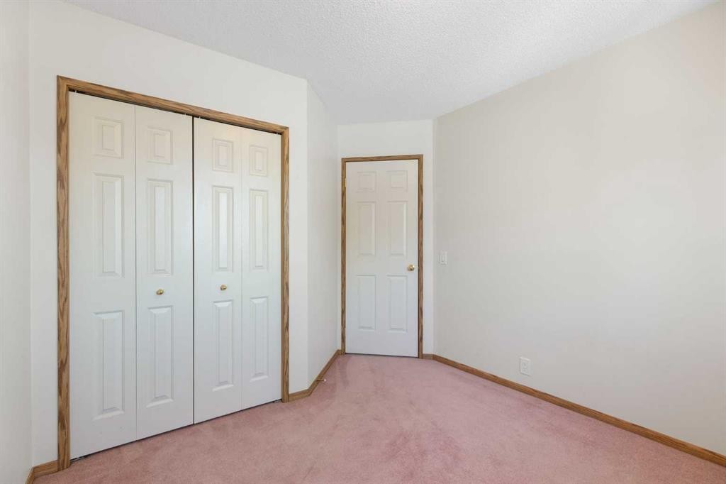 90 Martinridge Crescent Ne, Calgary, AB - Indoor Photo Showing Other Room