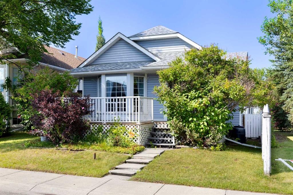 90 Martinridge Crescent Ne, Calgary, AB - Outdoor