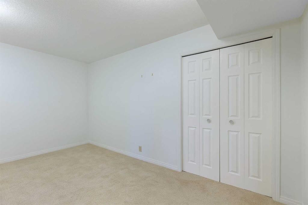 90 Martinridge Crescent Ne, Calgary, AB - Indoor Photo Showing Other Room