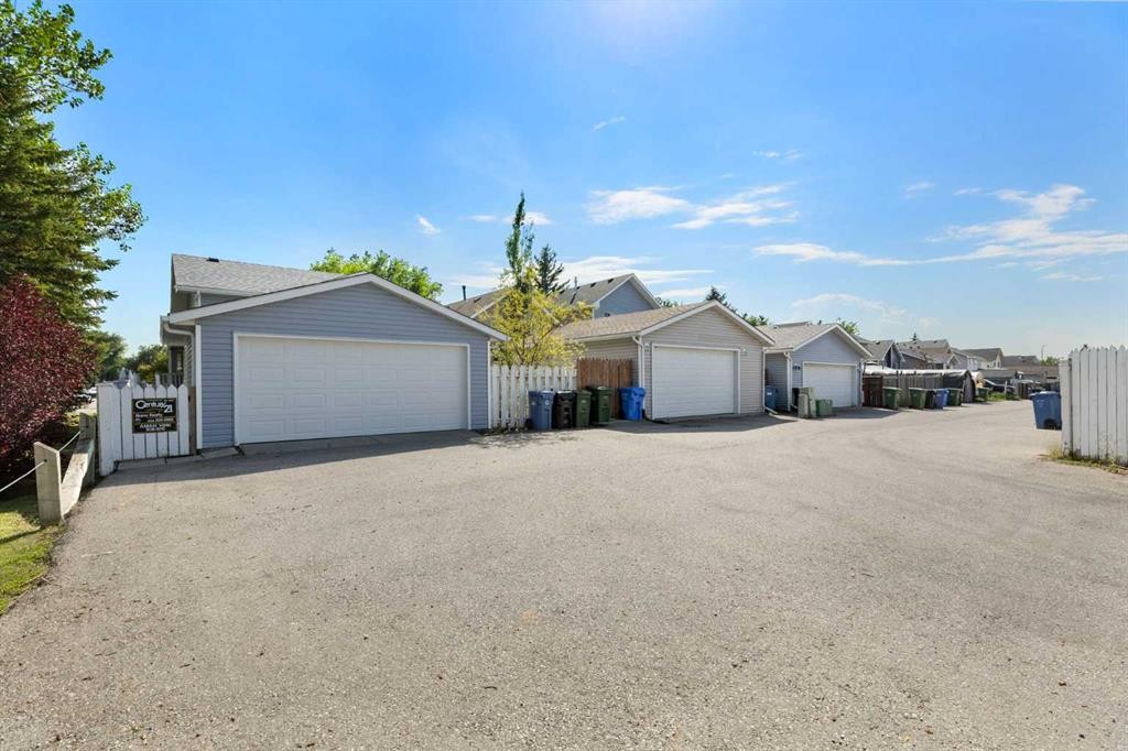 90 Martinridge Crescent Ne, Calgary, AB - Outdoor