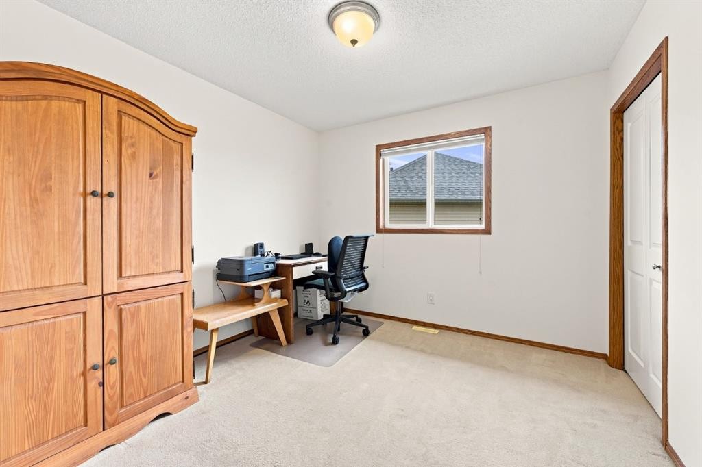 32 Tuscany Ravine Crescent Nw, Calgary, AB - Indoor Photo Showing Office