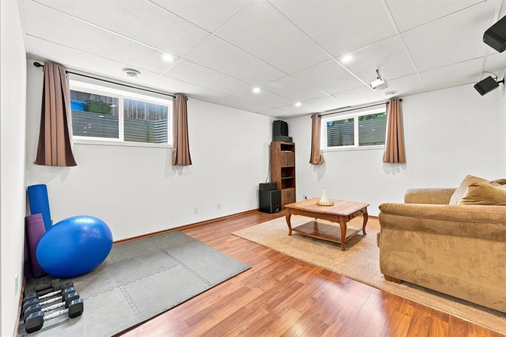 32 Tuscany Ravine Crescent Nw, Calgary, AB - Indoor