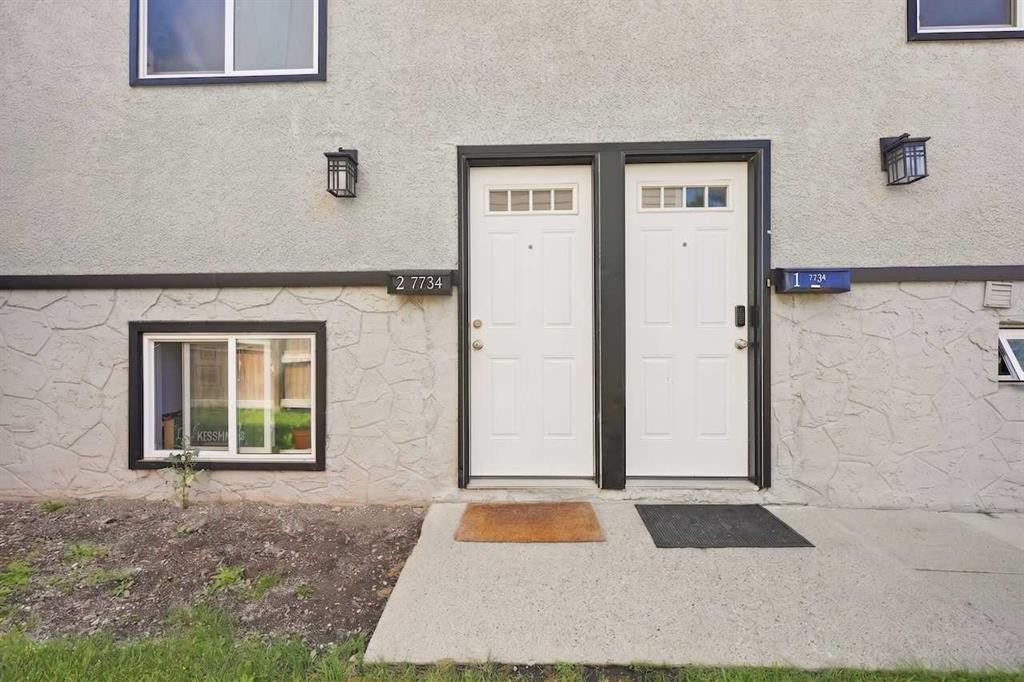 2-7734 Bowness Road Nw, Calgary, AB - Outdoor With Exterior