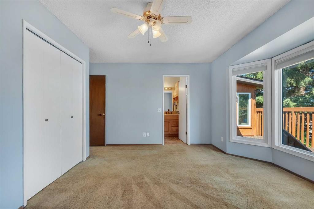 124 Macewan Drive Nw, Calgary, AB - Indoor Photo Showing Other Room