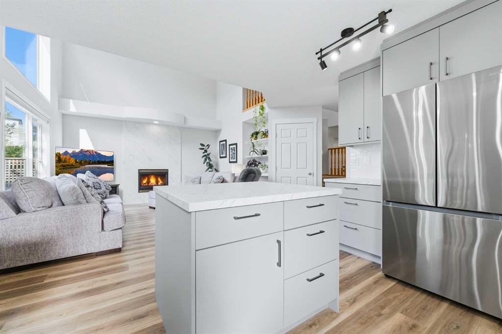 72 Arbour Crest Road Nw, Calgary, AB - Indoor Photo Showing Kitchen