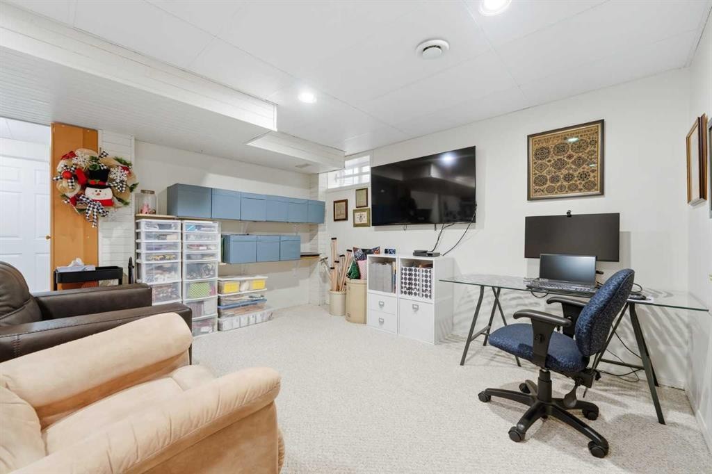 72 Arbour Crest Road Nw, Calgary, AB - Indoor Photo Showing Other Room