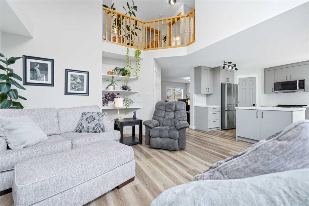 72 Arbour Crest Road Nw, Calgary, AB - Indoor Photo Showing Living Room