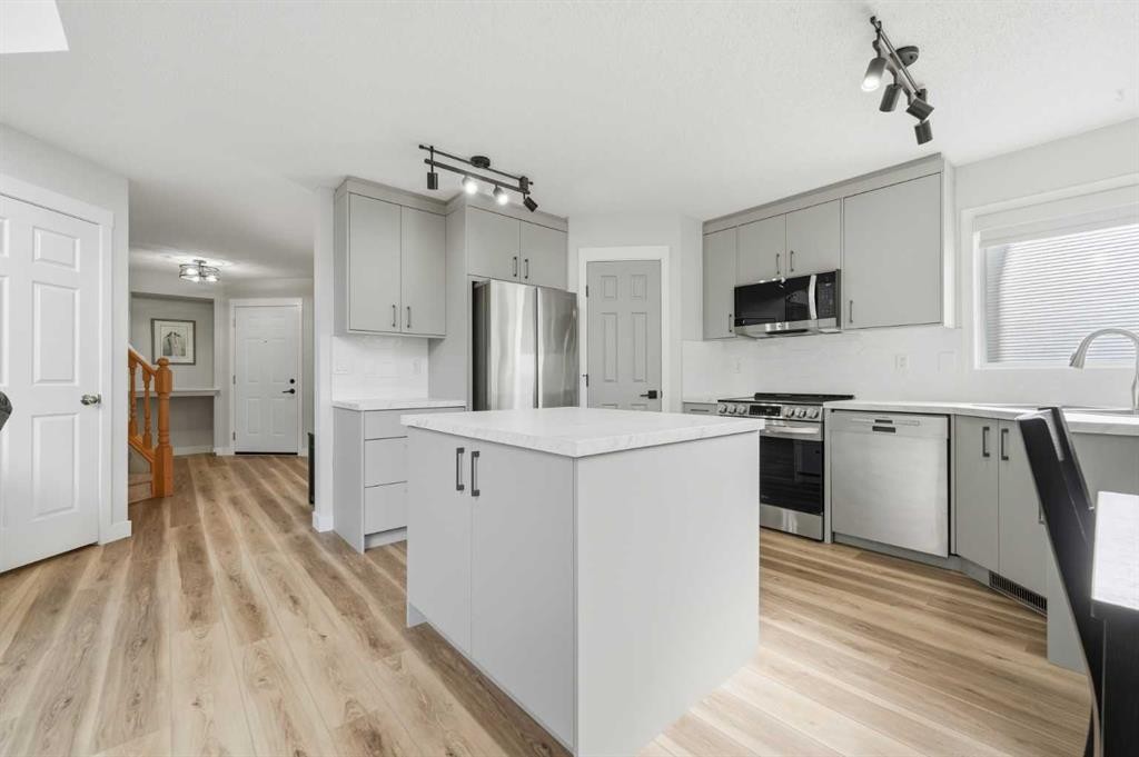 72 Arbour Crest Road Nw, Calgary, AB - Indoor Photo Showing Kitchen With Upgraded Kitchen
