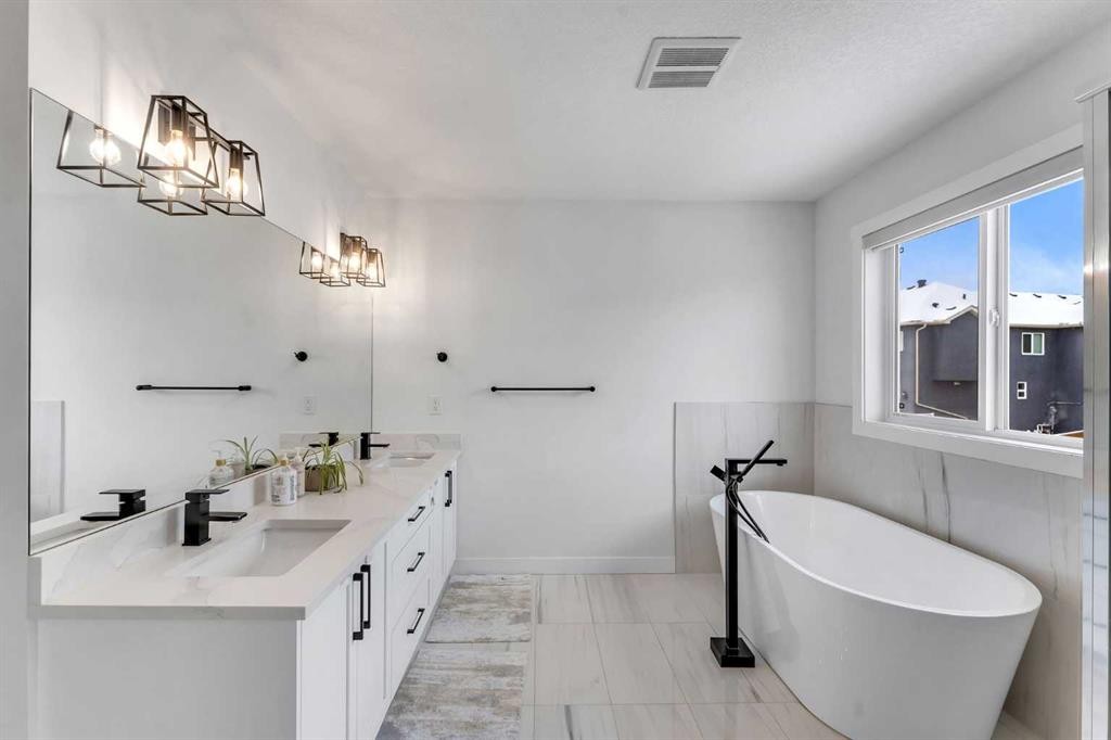 202 Kinniburgh Crescent, Chestermere, AB - Indoor Photo Showing Bathroom