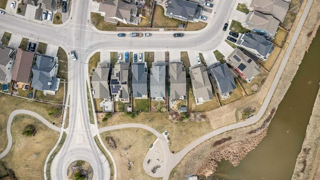 14 Riviera View, Cochrane, AB -