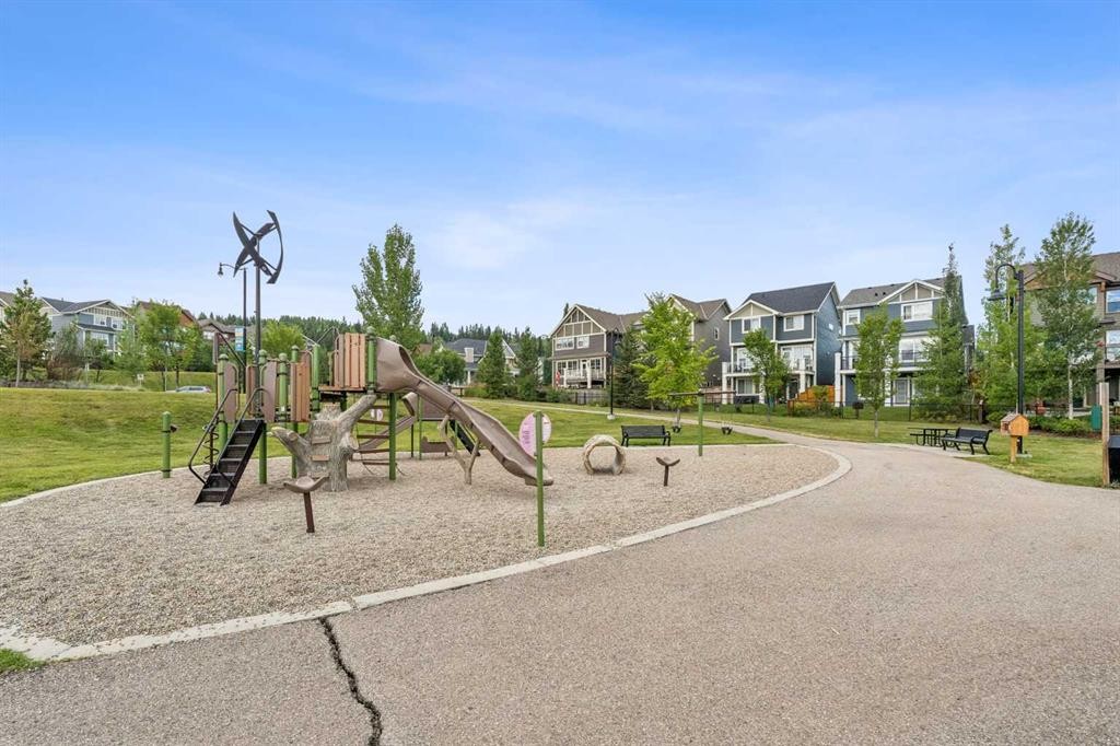 14 Riviera View, Cochrane, AB - Outdoor
