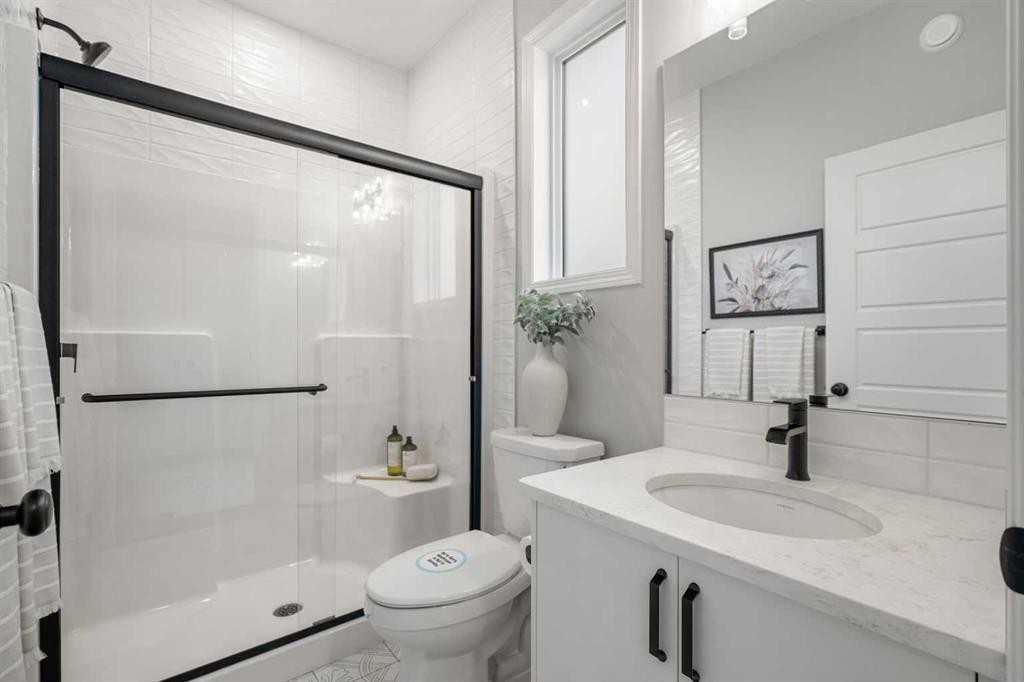 541 Bridgeport Street, Chestermere, AB - Indoor Photo Showing Bathroom