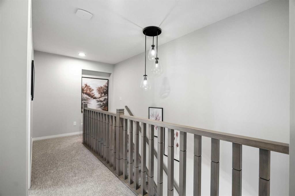 541 Bridgeport Street, Chestermere, AB - Indoor Photo Showing Other Room