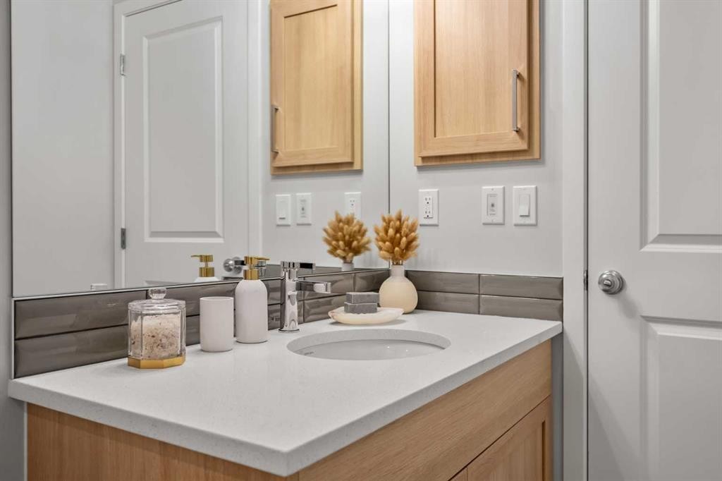 545 Bridgeport Street, Chestermere, AB - Indoor Photo Showing Bathroom
