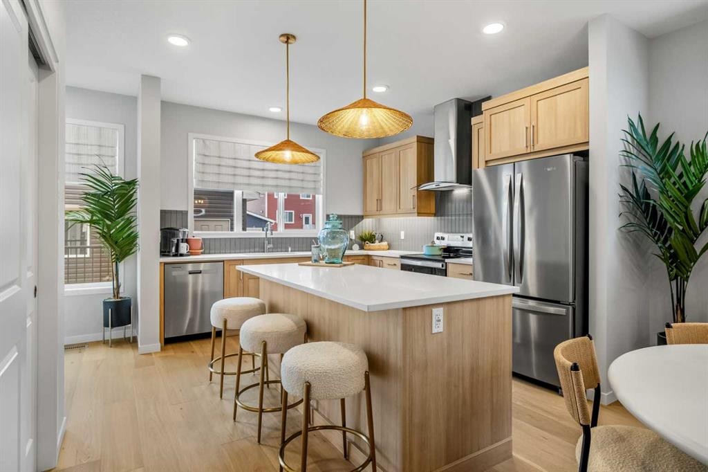 545 Bridgeport Street, Chestermere, AB - Indoor Photo Showing Kitchen