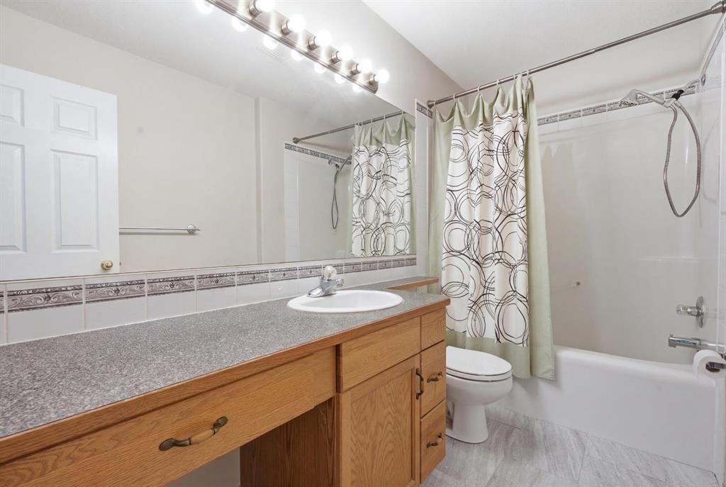 161 Saddlemead Road Ne, Calgary, AB - Indoor Photo Showing Bathroom