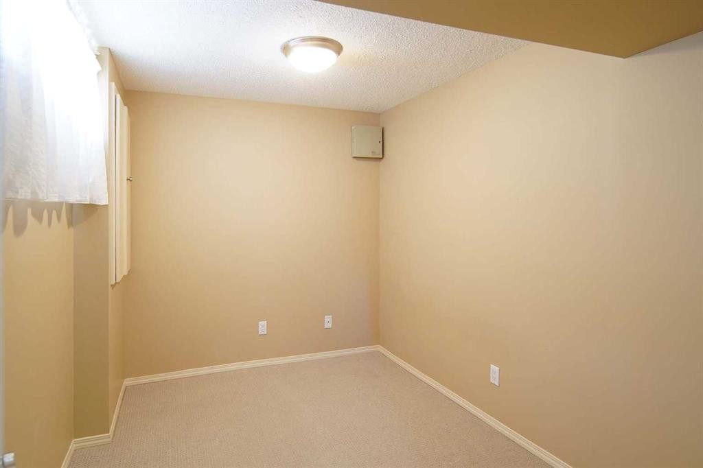 329 Springmere Way, Chestermere, AB - Indoor Photo Showing Other Room