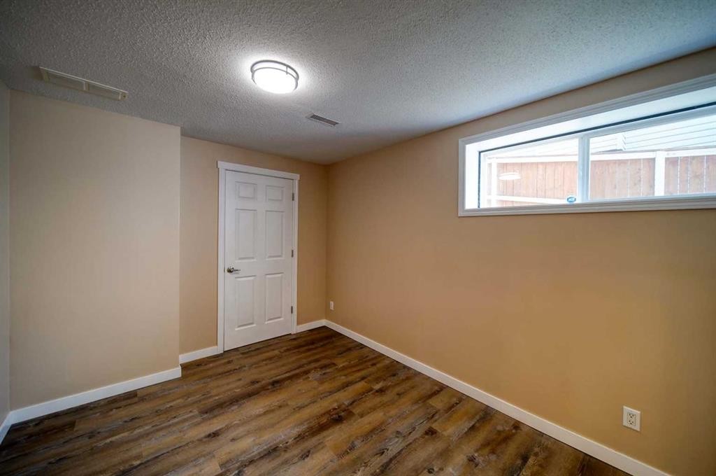 329 Springmere Way, Chestermere, AB - Indoor Photo Showing Other Room