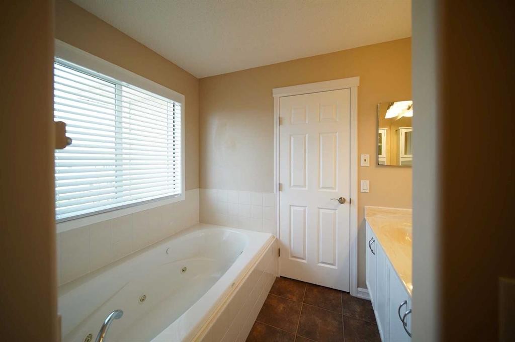 329 Springmere Way, Chestermere, AB - Indoor Photo Showing Bathroom