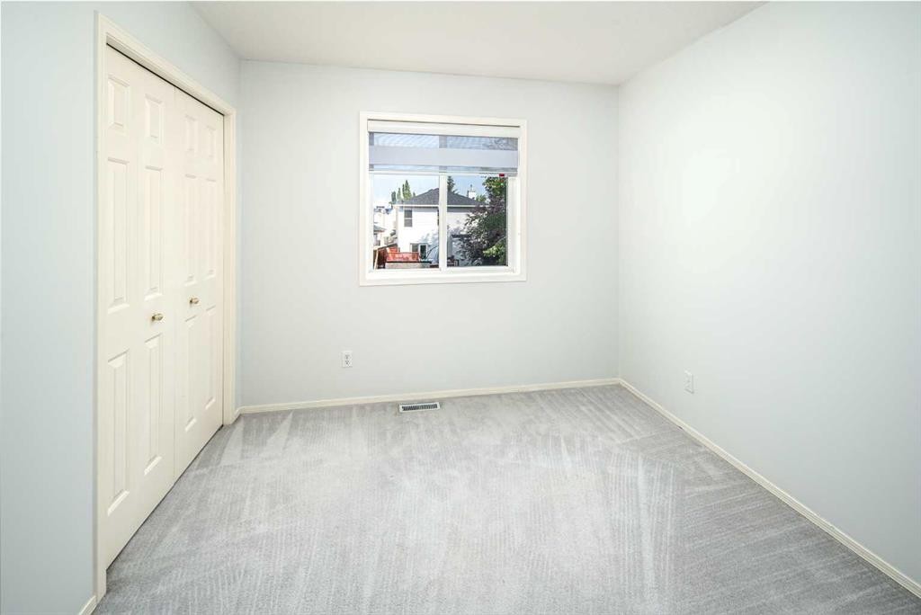 859 Harvest Hills Drive Ne, Calgary, AB - Indoor Photo Showing Other Room