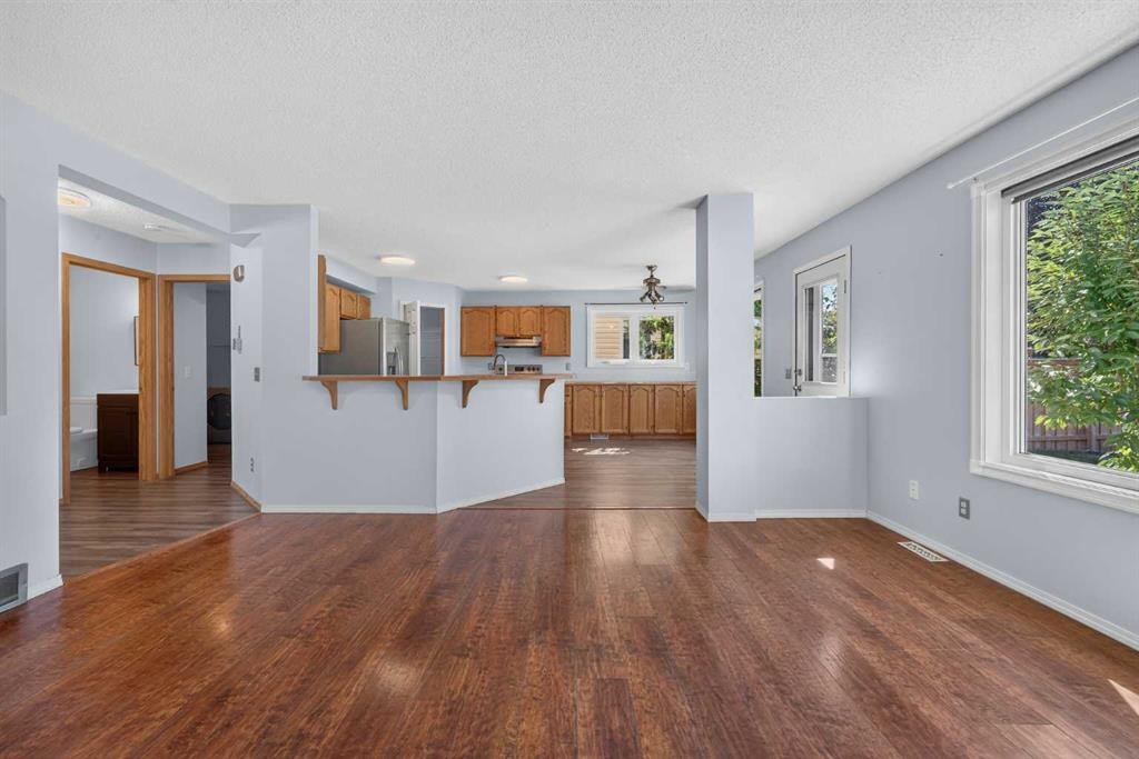 446 Harvest Hills Drive Ne, Calgary, AB - Indoor