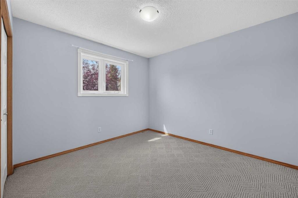 446 Harvest Hills Drive Ne, Calgary, AB - Indoor Photo Showing Other Room
