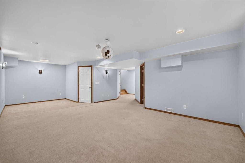 446 Harvest Hills Drive Ne, Calgary, AB - Indoor Photo Showing Other Room