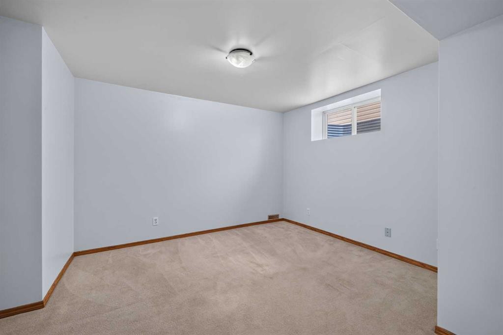 446 Harvest Hills Drive Ne, Calgary, AB - Indoor Photo Showing Other Room