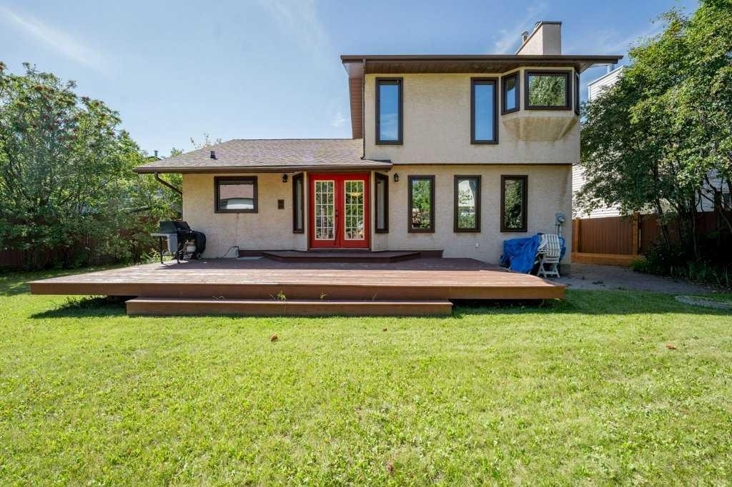 44 Hawkstone Drive Nw, Calgary, AB